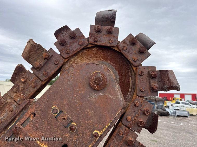 image for item FV2028 1999 Case 560 trencher