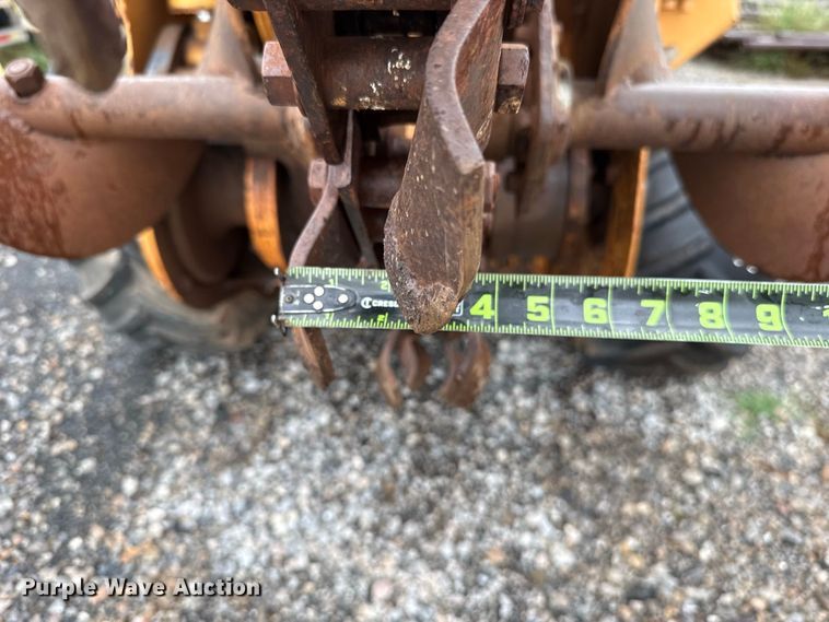 image for item FV2028 1999 Case 560 trencher