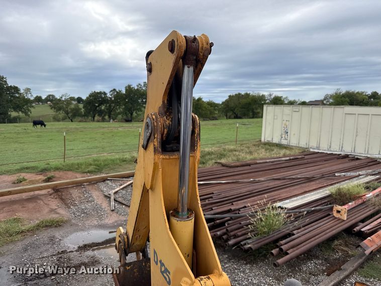 image for item FV2028 1999 Case 560 trencher