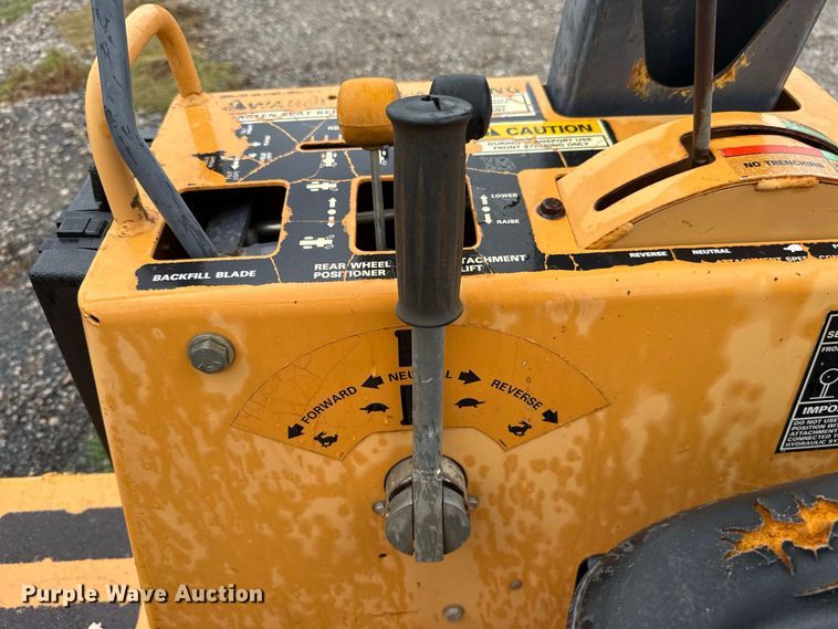 image for item FV2028 1999 Case 560 trencher