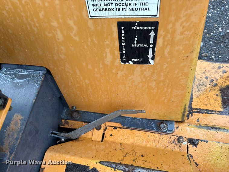 image for item FV2028 1999 Case 560 trencher
