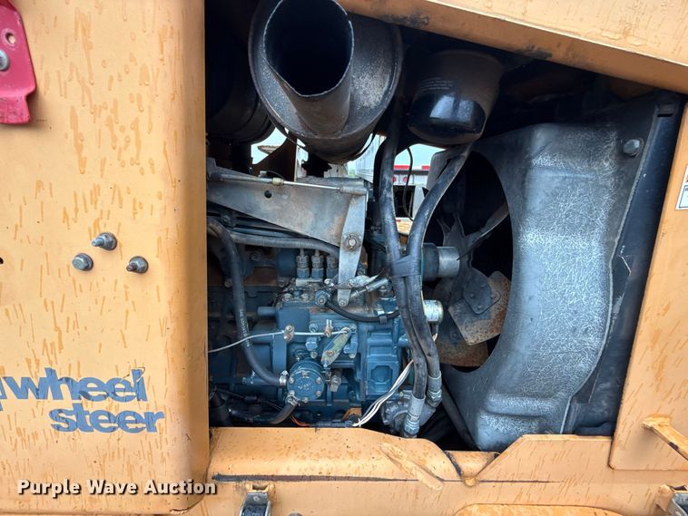 image for item FV2028 1999 Case 560 trencher