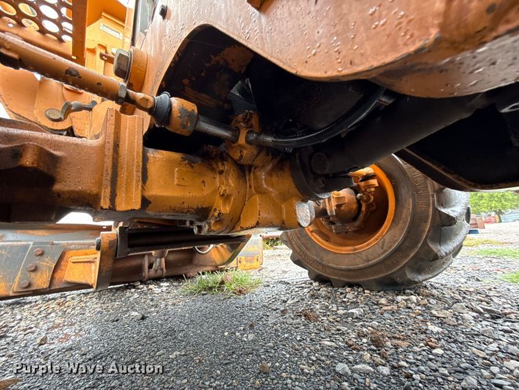 image for item FV2028 1999 Case 560 trencher