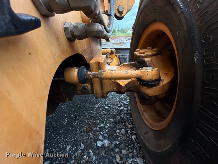 image for item FV2028 1999 Case 560 trencher