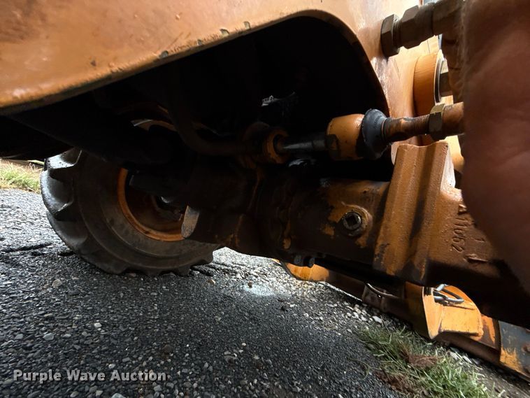 image for item FV2028 1999 Case 560 trencher