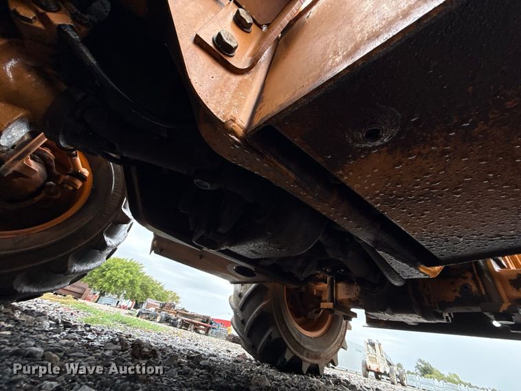 image for item FV2028 1999 Case 560 trencher