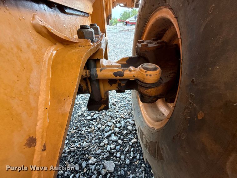 image for item FV2028 1999 Case 560 trencher