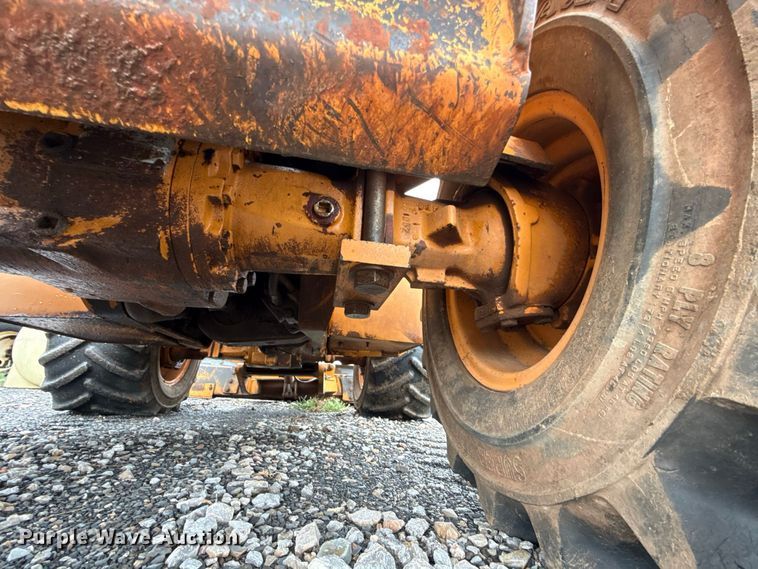 image for item FV2028 1999 Case 560 trencher