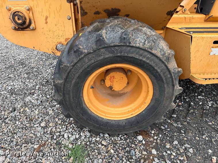 image for item FV2028 1999 Case 560 trencher