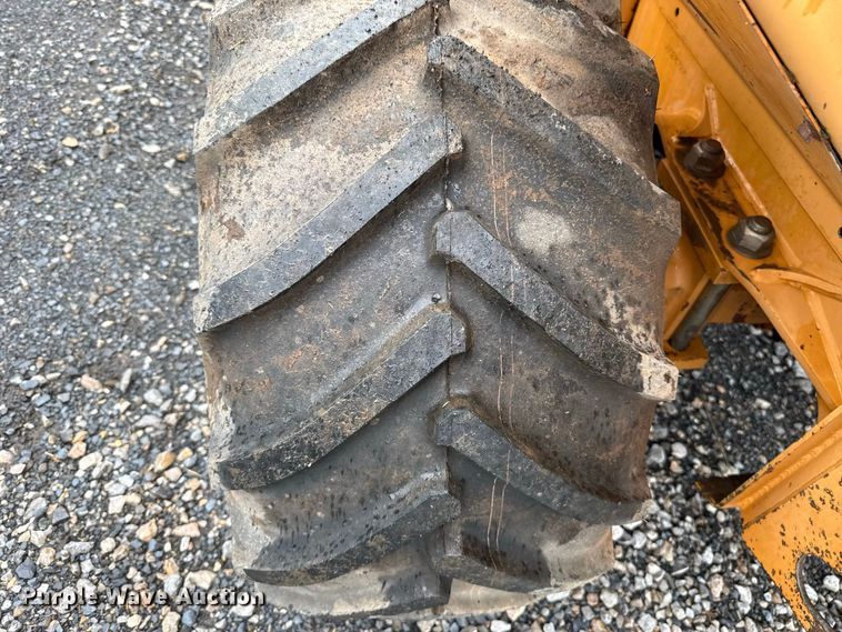 image for item FV2028 1999 Case 560 trencher