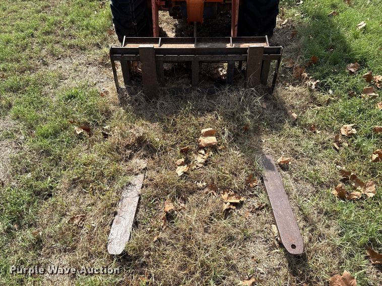 image for item FV2041 Kubota R-400 wheel loader