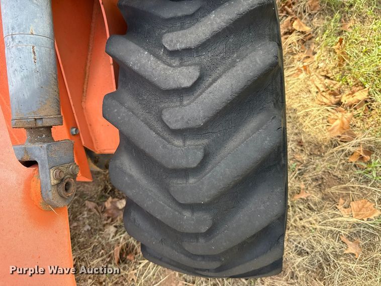 image for item FV2041 Kubota R-400 wheel loader