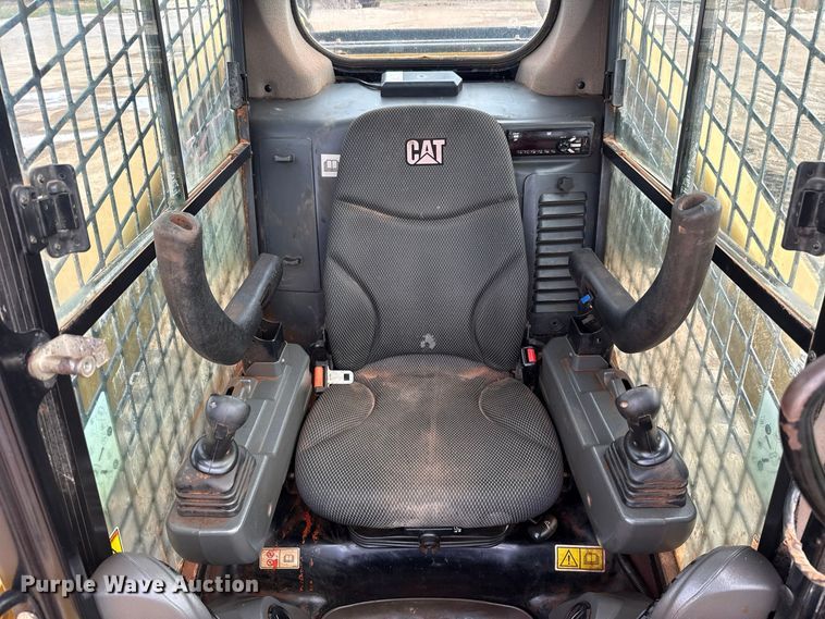 image for item FV2118 2019 Caterpillar 289D3 tracked skid steer loader