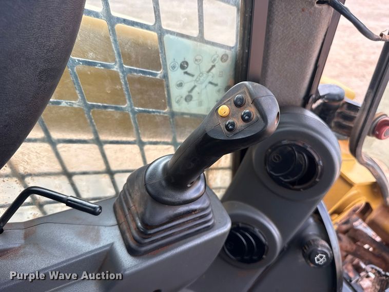 image for item FV2118 2019 Caterpillar 289D3 tracked skid steer loader