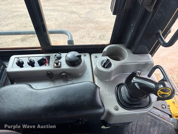 image for item FV2119 2022 Komatsu D61EXi-24 dozer