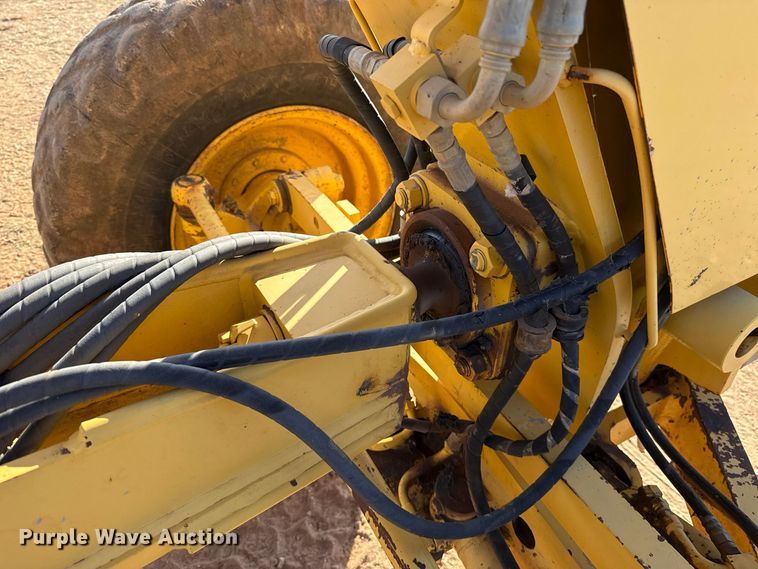 image for item FV2120 2006 Komatsu GD655-3C motor grader