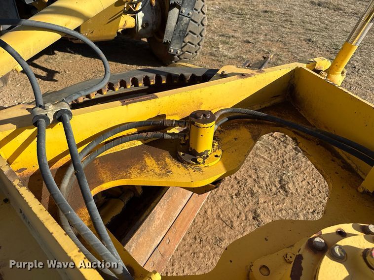 image for item FV2120 2006 Komatsu GD655-3C motor grader