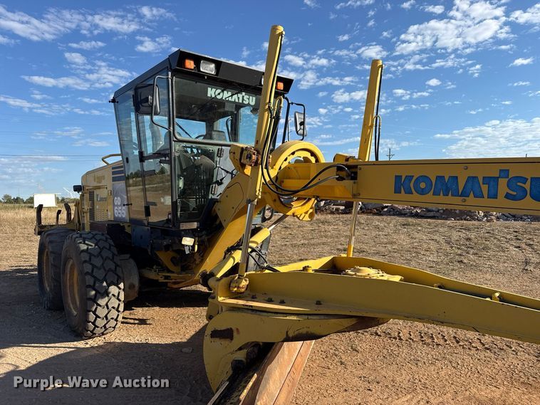 image for item FV2120 2006 Komatsu GD655-3C motor grader