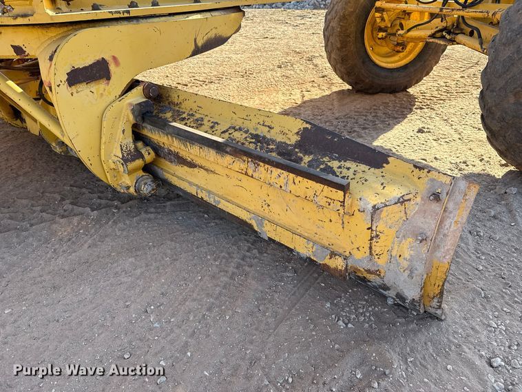 image for item FV2120 2006 Komatsu GD655-3C motor grader