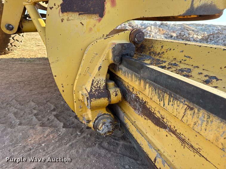 image for item FV2120 2006 Komatsu GD655-3C motor grader