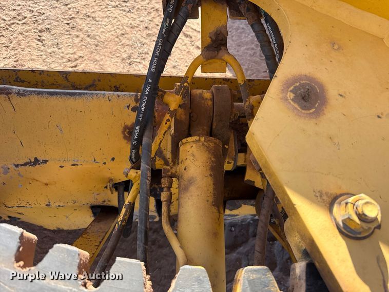 image for item FV2120 2006 Komatsu GD655-3C motor grader