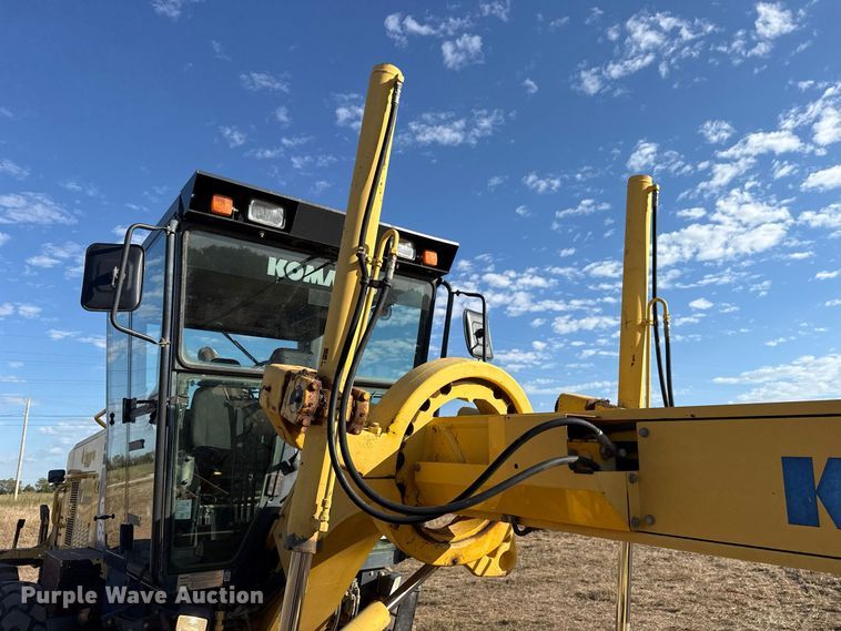 image for item FV2120 2006 Komatsu GD655-3C motor grader