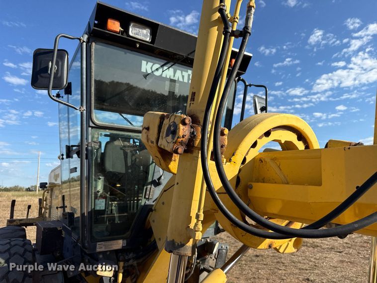 image for item FV2120 2006 Komatsu GD655-3C motor grader