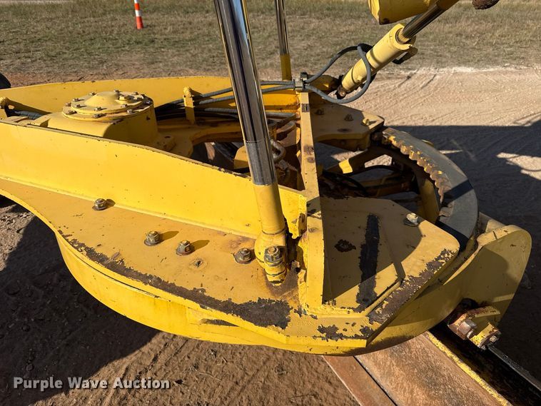 image for item FV2120 2006 Komatsu GD655-3C motor grader