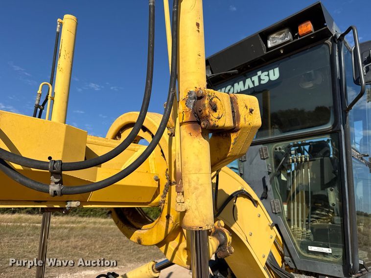 image for item FV2120 2006 Komatsu GD655-3C motor grader