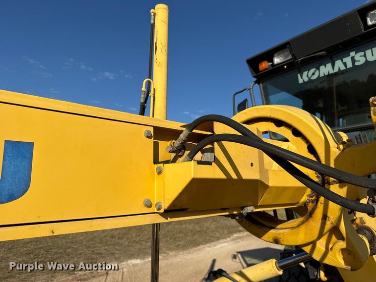 image for item FV2120 2006 Komatsu GD655-3C motor grader