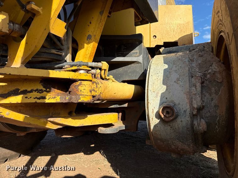 image for item FV2120 2006 Komatsu GD655-3C motor grader