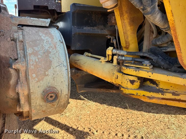 image for item FV2120 2006 Komatsu GD655-3C motor grader