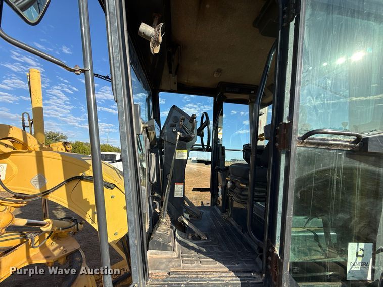 image for item FV2120 2006 Komatsu GD655-3C motor grader