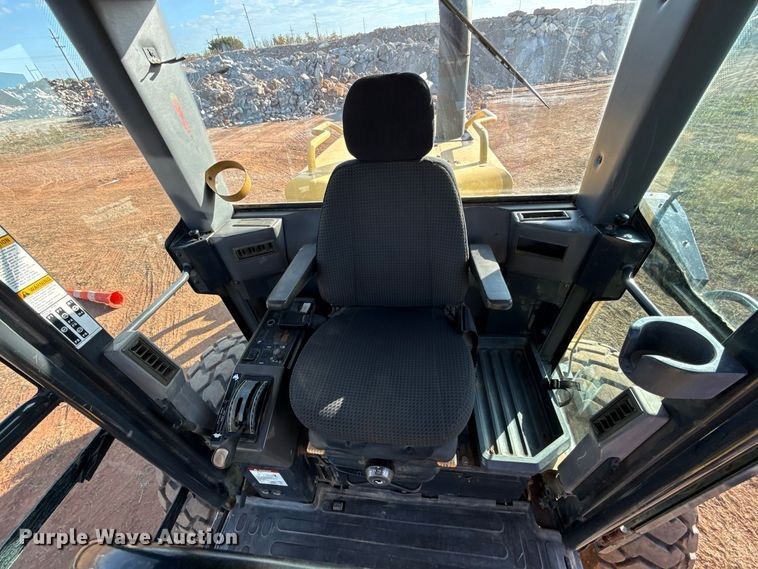image for item FV2120 2006 Komatsu GD655-3C motor grader