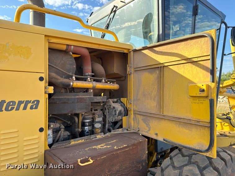 image for item FV2120 2006 Komatsu GD655-3C motor grader