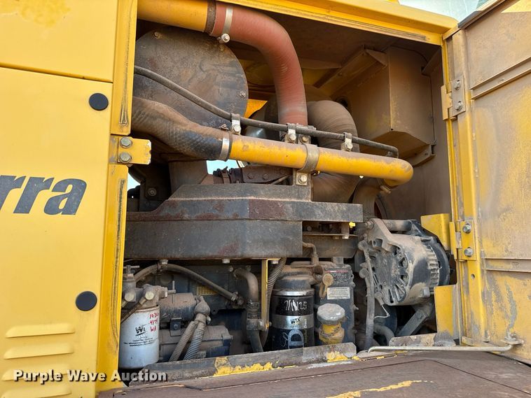 image for item FV2120 2006 Komatsu GD655-3C motor grader