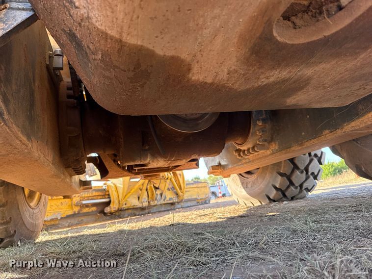 image for item FV2120 2006 Komatsu GD655-3C motor grader