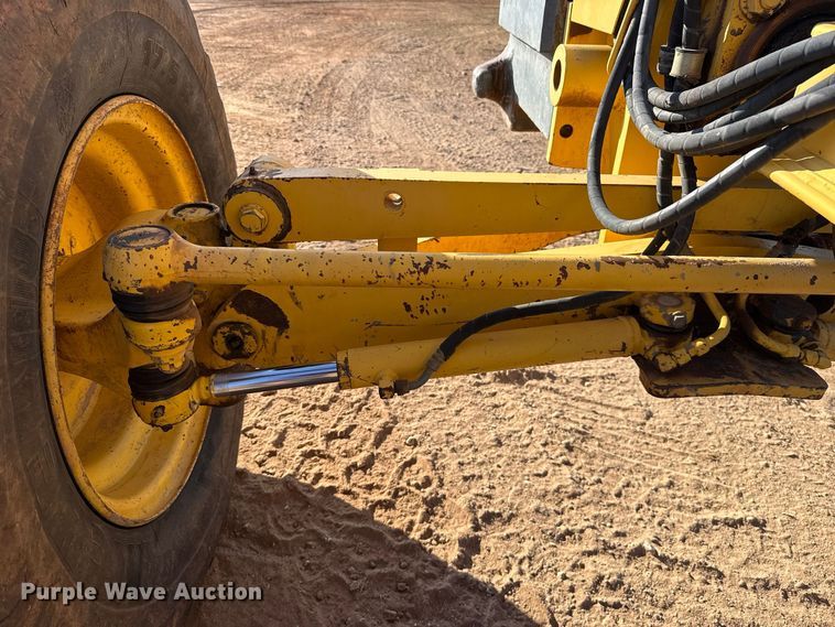 image for item FV2120 2006 Komatsu GD655-3C motor grader