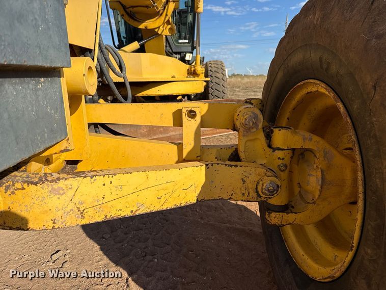 image for item FV2120 2006 Komatsu GD655-3C motor grader