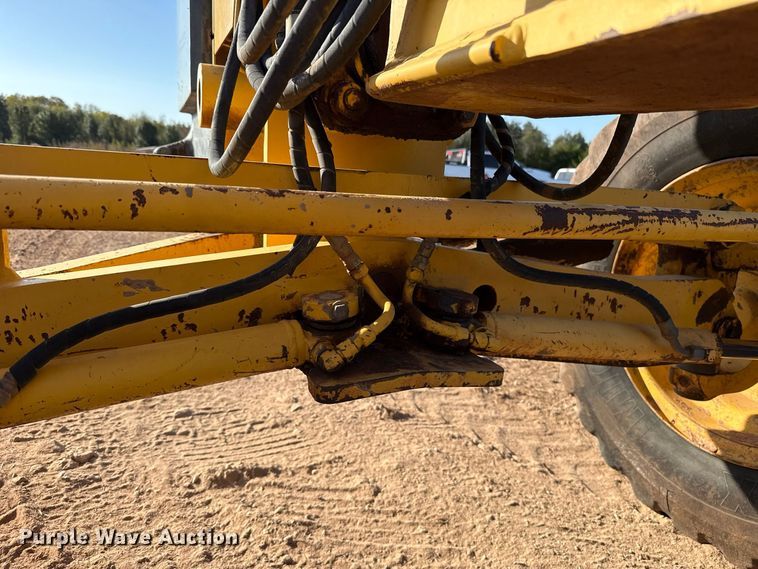 image for item FV2120 2006 Komatsu GD655-3C motor grader