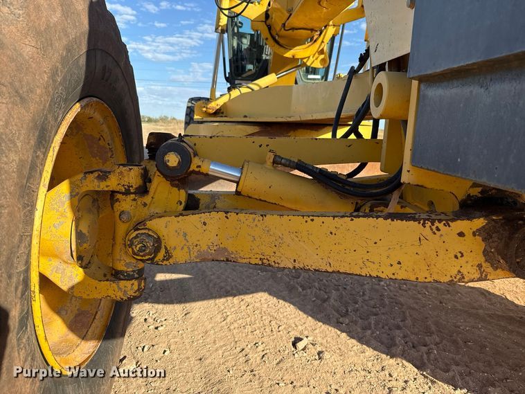 image for item FV2120 2006 Komatsu GD655-3C motor grader