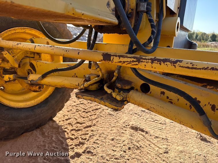 image for item FV2120 2006 Komatsu GD655-3C motor grader