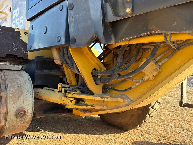 image for item FV2120 2006 Komatsu GD655-3C motor grader