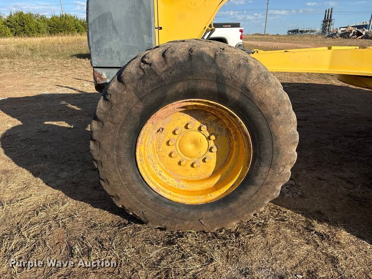 image for item FV2120 2006 Komatsu GD655-3C motor grader