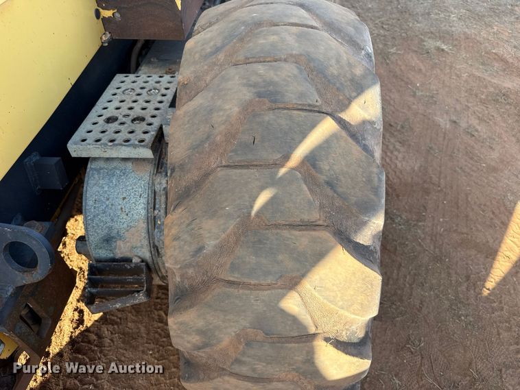 image for item FV2120 2006 Komatsu GD655-3C motor grader