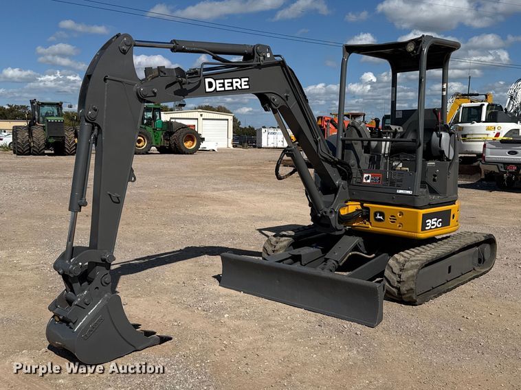 image for item FV2121 2016 John Deere 35G mini excavator