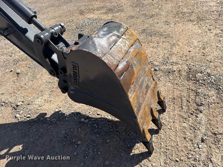 image for item FV2121 2016 John Deere 35G mini excavator