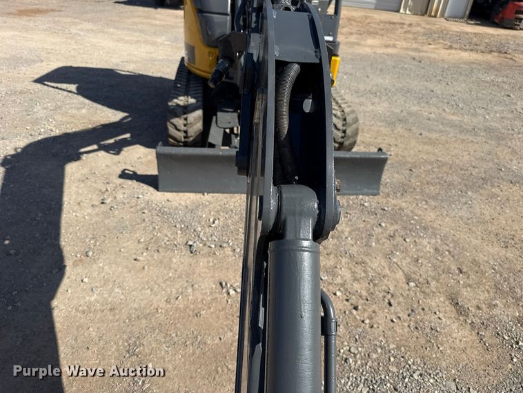image for item FV2121 2016 John Deere 35G mini excavator