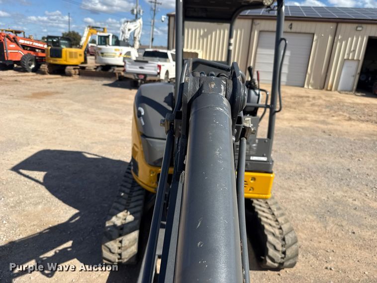 image for item FV2121 2016 John Deere 35G mini excavator