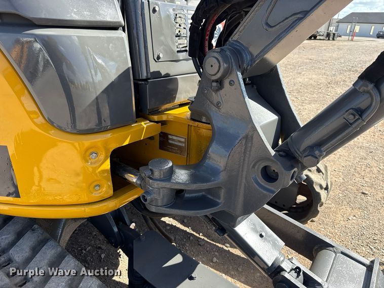 image for item FV2121 2016 John Deere 35G mini excavator